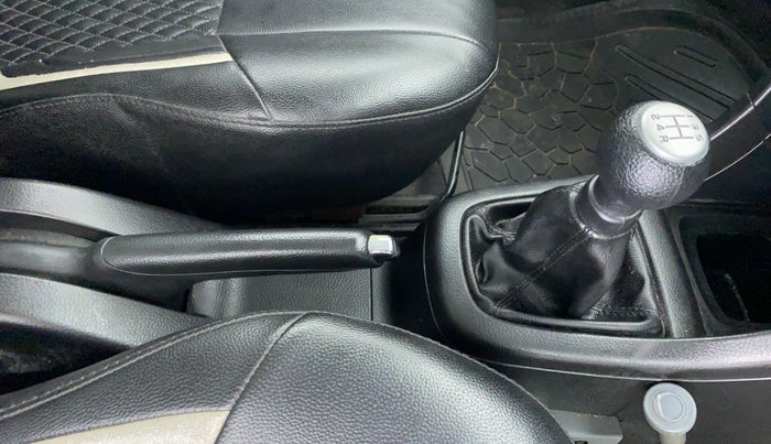 2015 Maruti Swift VXI, Petrol, Manual, 70,280 km, Gear Lever