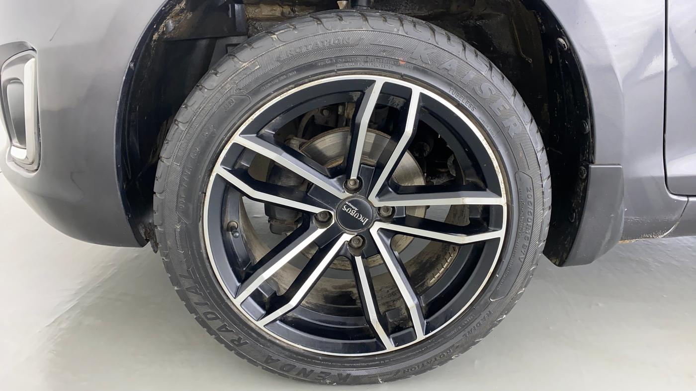 2015 Maruti Swift VXI, Petrol, Manual, 70,280 km, Left Front Wheel