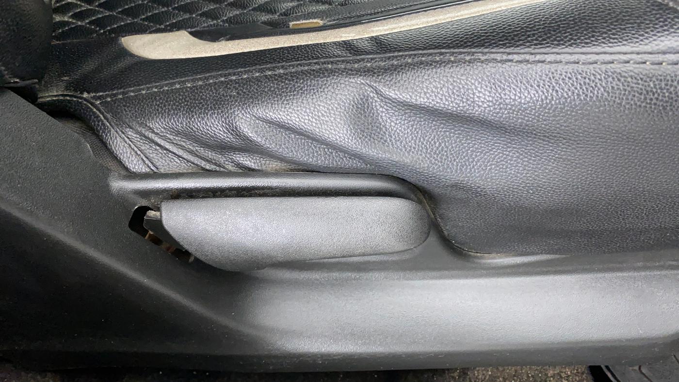 2015 Maruti Swift VXI, Petrol, Manual, 70,280 km, Driver Side Adjustment Panel