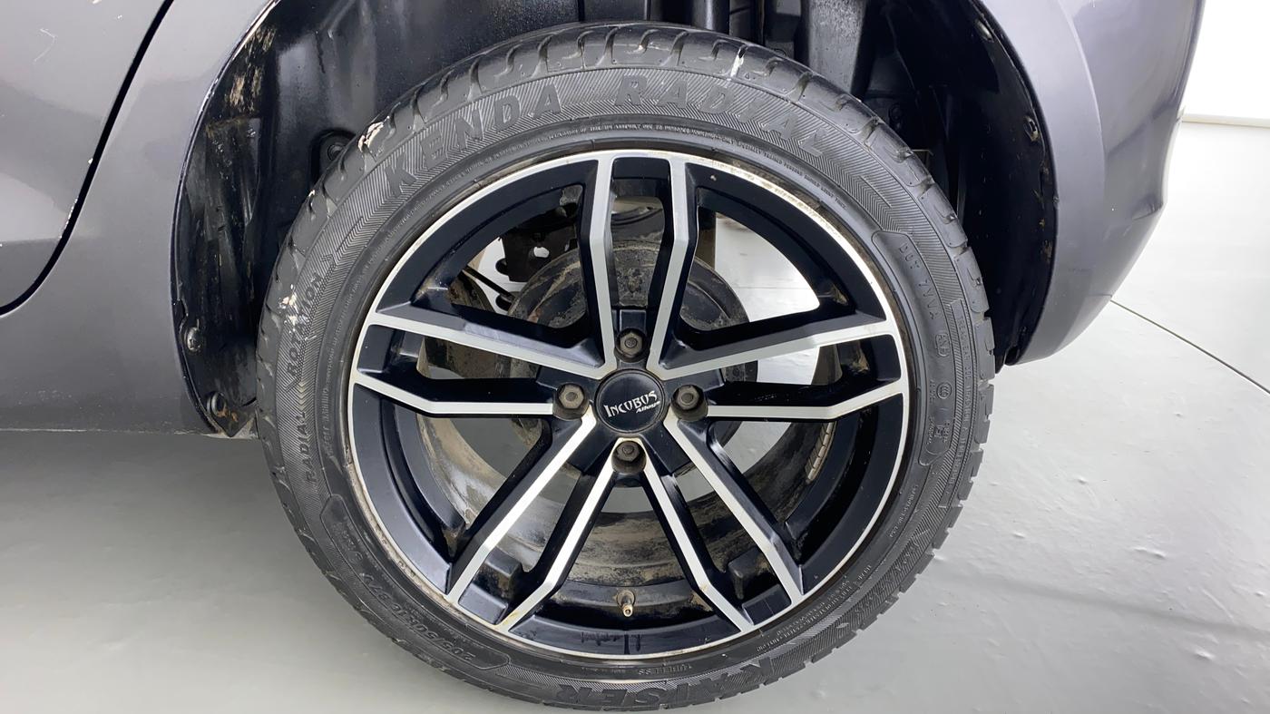 2015 Maruti Swift VXI, Petrol, Manual, 70,280 km, Left Rear Wheel