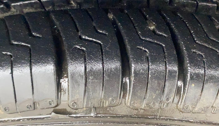 2017 Maruti Celerio ZXI AMT (O), Petrol, Automatic, 49,319 km, Right Front Tyre Tread