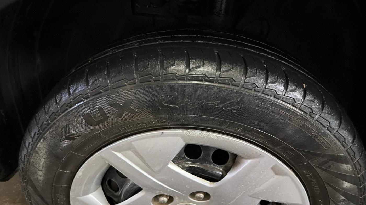 2021 Hyundai VENUE S 1.2, Petrol, Manual, 53,582 km, Left Front Tyre Tread