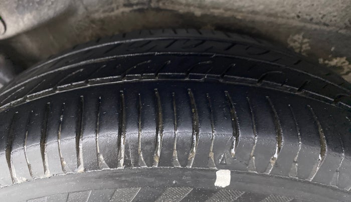 2016 Maruti Wagon R 1.0 VXI, CNG, Manual, 95,393 km, Right Rear Tyre Tread