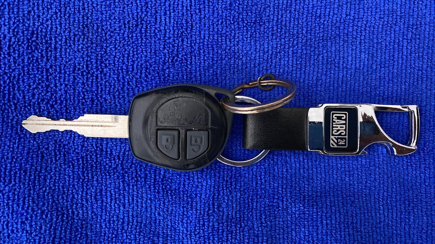 2016 Maruti Wagon R 1.0 VXI, CNG, Manual, 95,393 km, Key Close Up