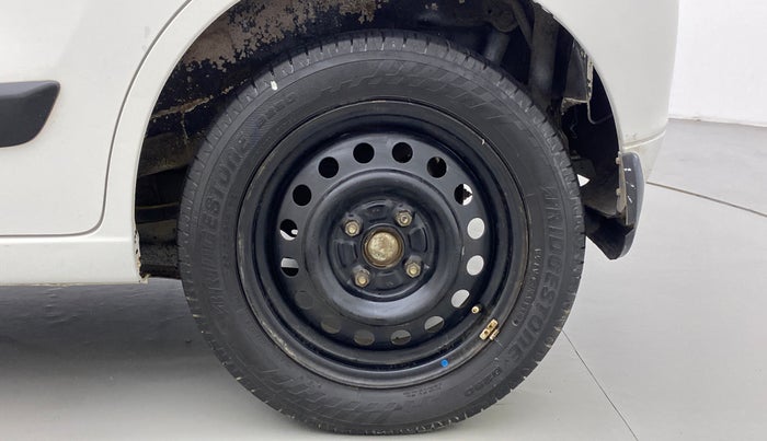2016 Maruti Wagon R 1.0 VXI, CNG, Manual, 95,393 km, Left Rear Wheel