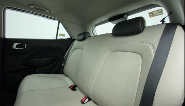 2021 Hyundai VENUE SX 1.0 TURBO, Petrol, Manual, 37,914 km, Right Side Rear Door Cabin