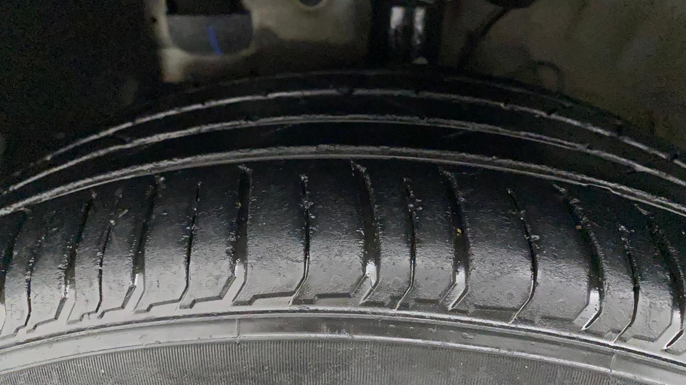 2021 Hyundai VENUE SX 1.0 TURBO, Petrol, Manual, 37,914 km, Left Front Tyre Tread