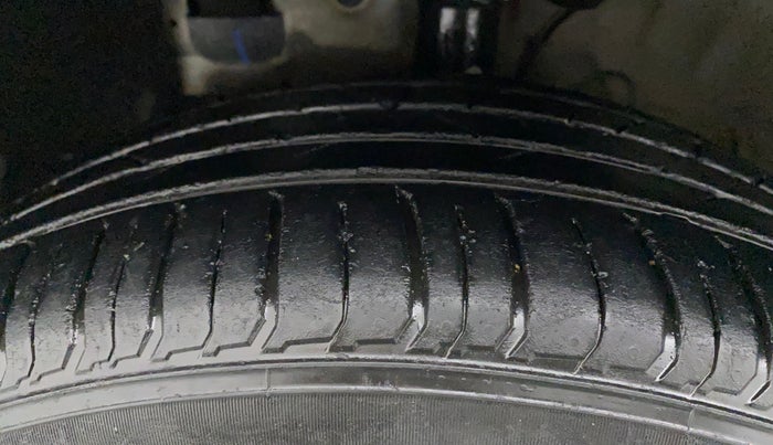 2021 Hyundai VENUE SX 1.0 TURBO, Petrol, Manual, 37,914 km, Left Front Tyre Tread