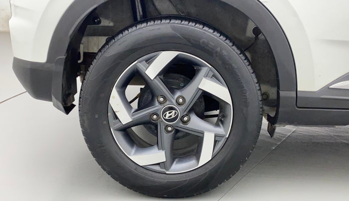 2021 Hyundai VENUE SX 1.0 TURBO, Petrol, Manual, 37,914 km, Right Rear Wheel