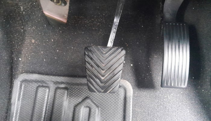 2020 KIA SONET HTX 1.0 IMT, Petrol, Manual, 98,086 km, Pedals