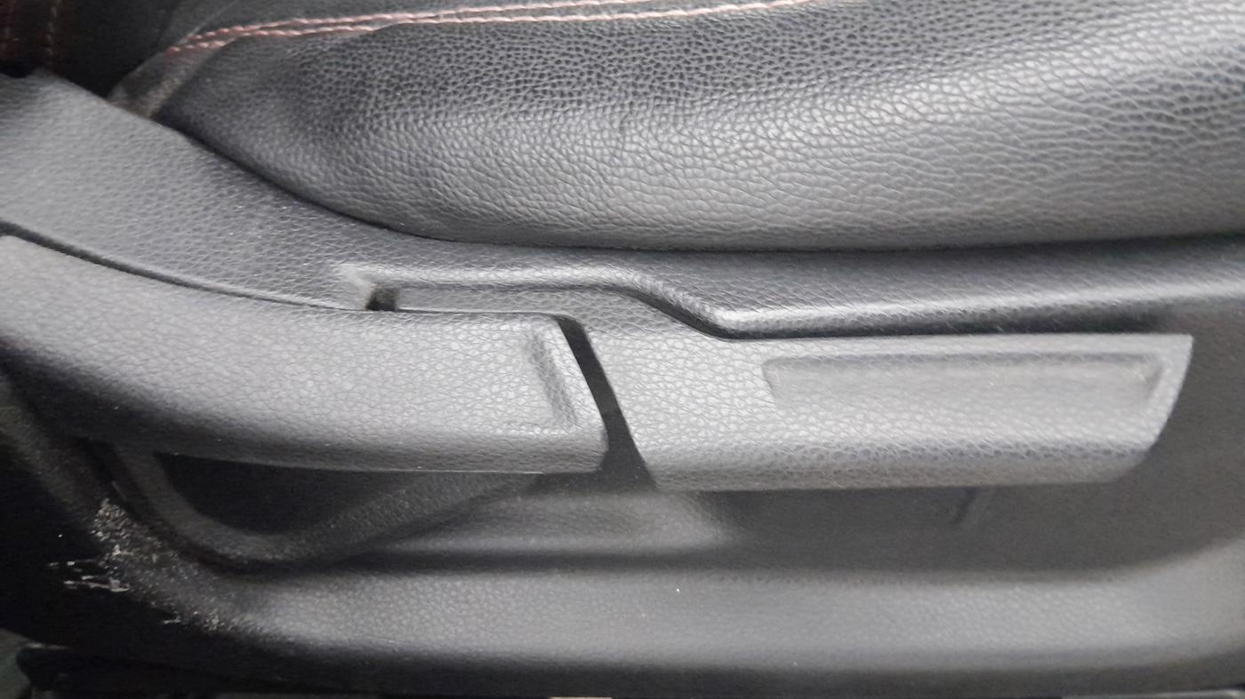 2020 KIA SONET HTX 1.0 IMT, Petrol, Manual, 98,086 km, Driver Side Adjustment Panel