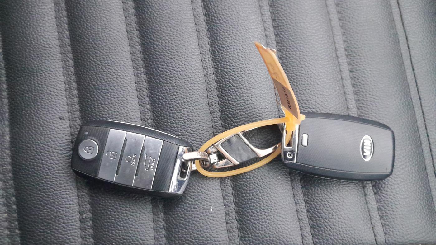 2020 KIA SONET HTX 1.0 IMT, Petrol, Manual, 98,086 km, Key Close Up