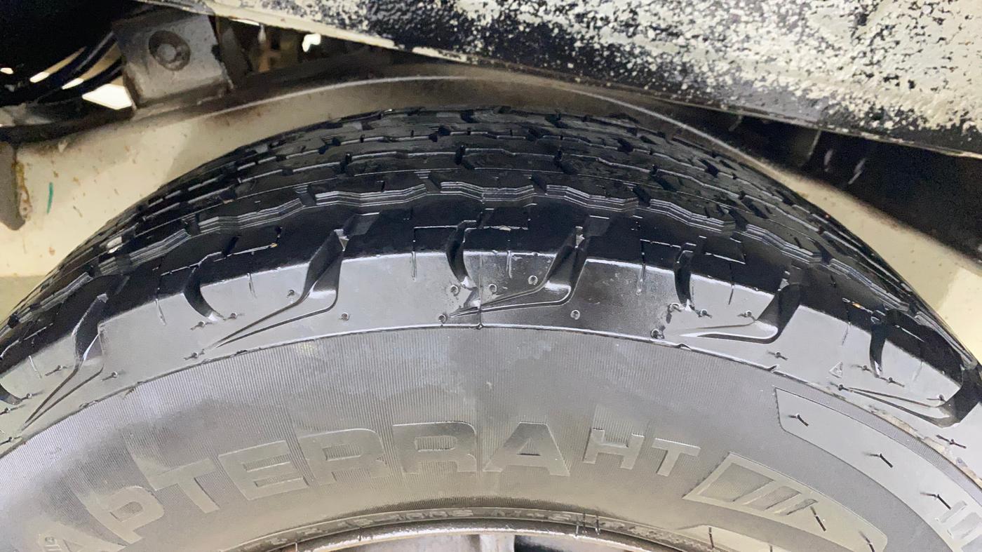 2018 Mahindra Bolero POWER PLUS ZLX, Diesel, Manual, 60,760 km, Left Rear Tyre Tread