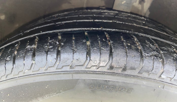 2021 Hyundai NEW I20 ASTA (O) 1.0 TURBO GDI DCT, Petrol, Automatic, 27,728 km, Right Front Tyre Tread