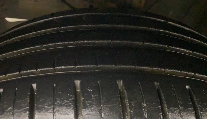 2020 Toyota Glanza G, Petrol, Manual, 9,213 km, Left Front Tyre Tread