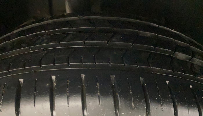 2020 Toyota Glanza G, Petrol, Manual, 9,213 km, Right Rear Tyre Tread