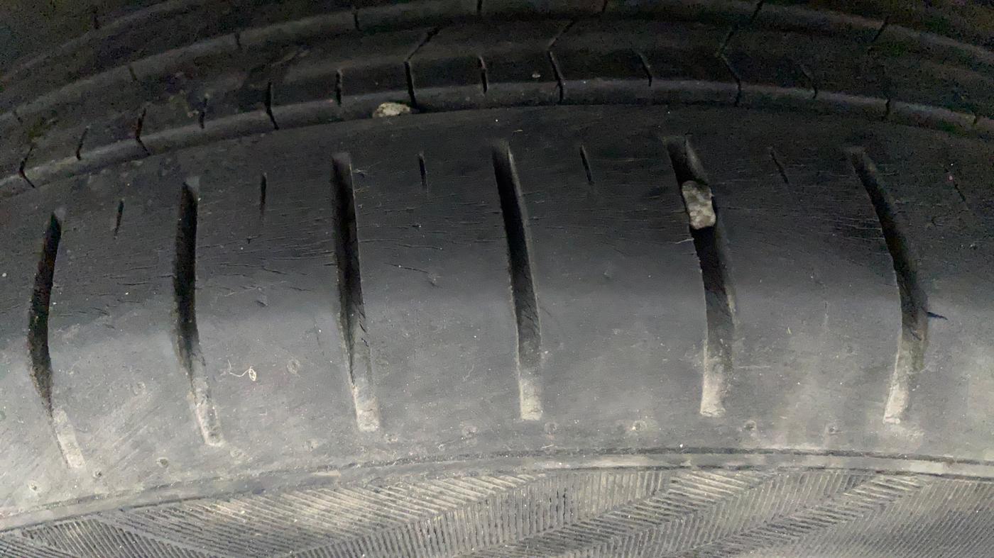 2018 Maruti Ciaz ALPHA 1.4 PETROL, Petrol, Manual, 25,349 km, Left Rear Tyre Tread