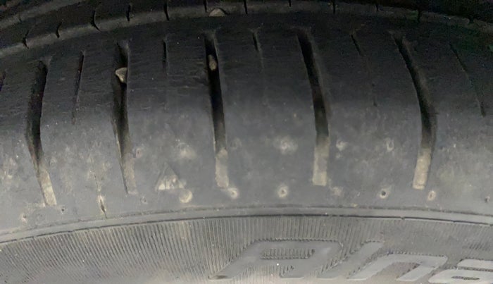 2018 Maruti Ciaz ALPHA 1.4 PETROL, Petrol, Manual, 25,349 km, Right Rear Tyre Tread