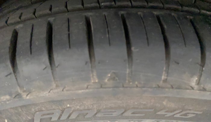 2018 Maruti Ciaz ALPHA 1.4 PETROL, Petrol, Manual, 25,349 km, Right Front Tyre Tread