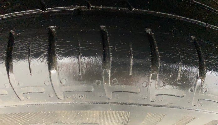 2021 Hyundai GRAND I10 NIOS SPORTZ 1.2 KAPPA VTVT CNG, CNG, Manual, 38,612 km, Right Rear Tyre Tread