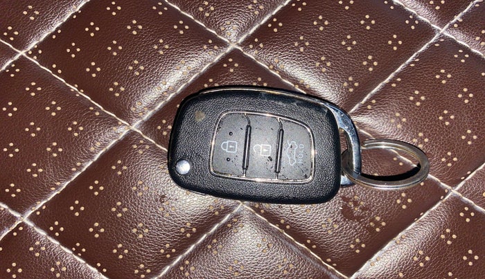 2021 Hyundai GRAND I10 NIOS SPORTZ 1.2 KAPPA VTVT CNG, CNG, Manual, 38,612 km, Key Close Up