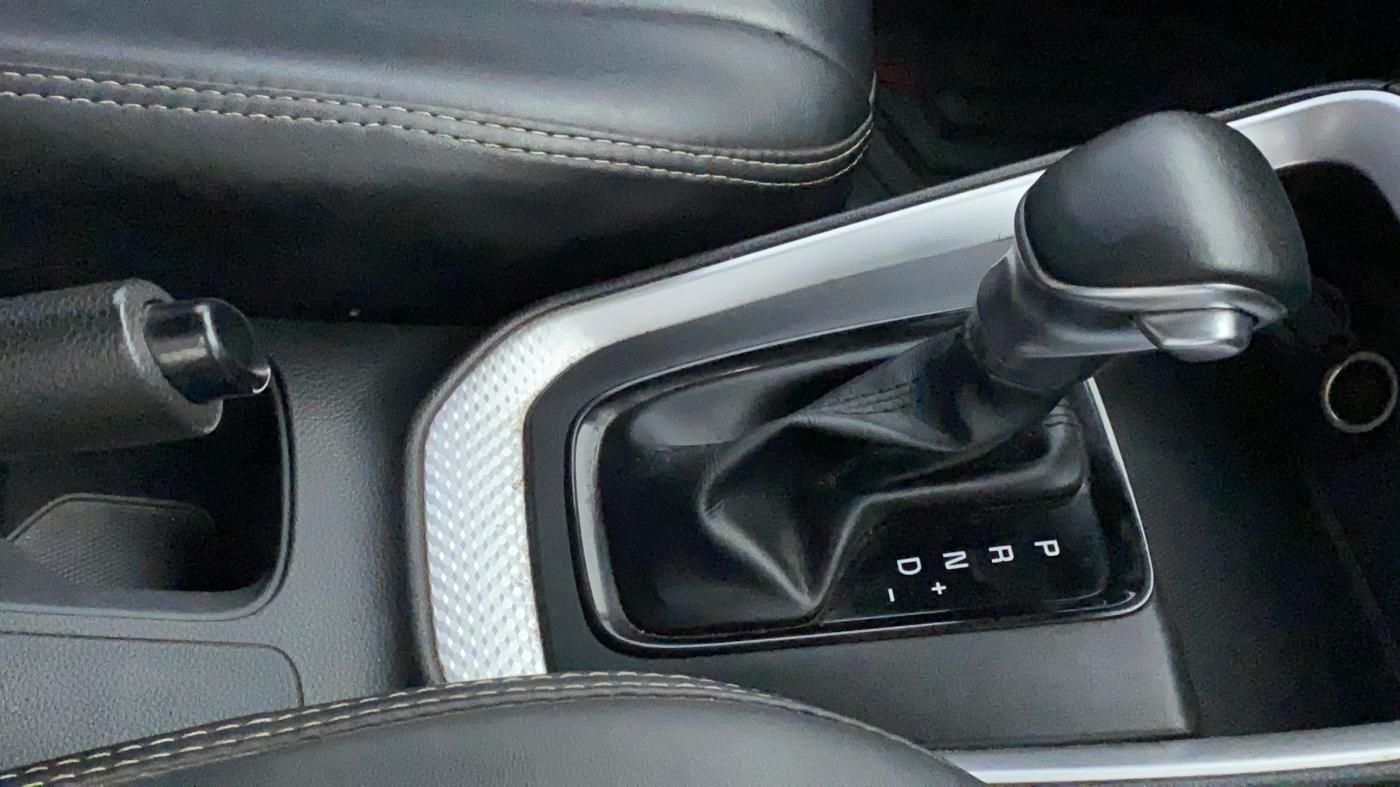 2020 KIA SONET HTK PLUS 1.5 AT, Diesel, Automatic, 62,175 km, Gear Lever