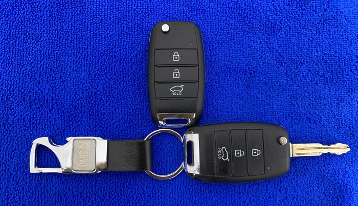 2020 KIA SONET HTK PLUS 1.5 AT, Diesel, Automatic, 62,175 km, Key Close Up
