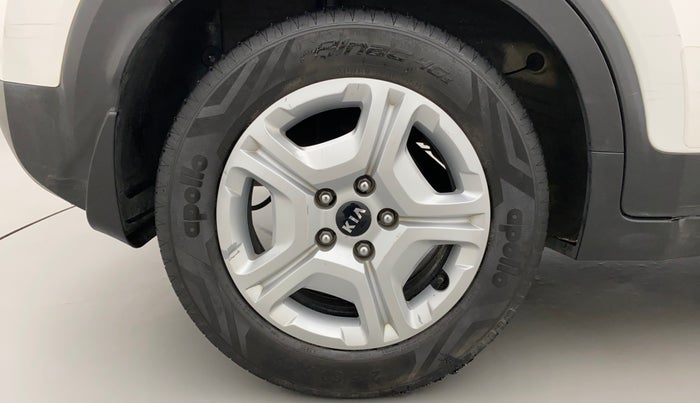 2020 KIA SONET HTK PLUS 1.5 AT, Diesel, Automatic, 62,175 km, Right Rear Wheel