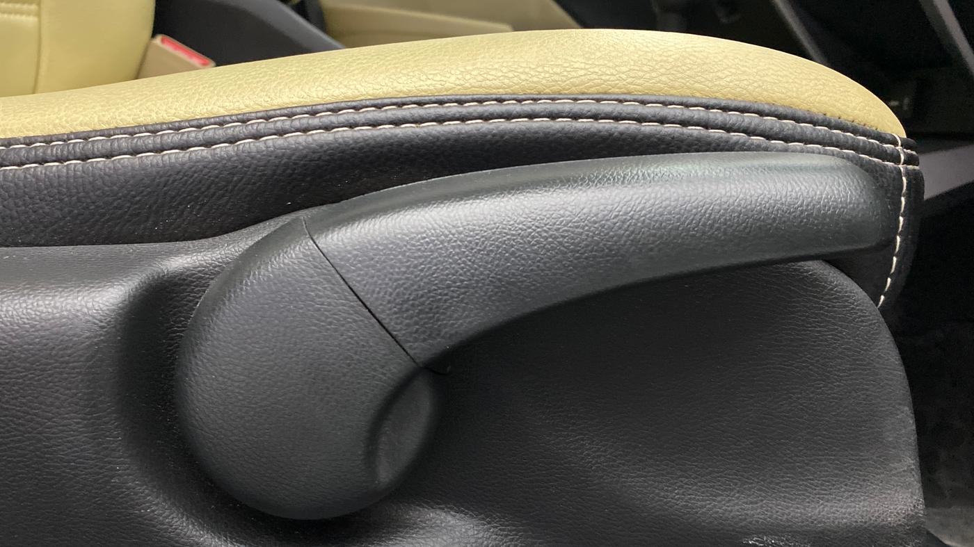 2019 Honda City 1.5L I-VTEC V MT, Petrol, Manual, 52,774 km, Driver Side Adjustment Panel