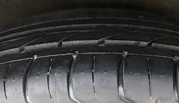 2011 Hyundai i10 MAGNA 1.2 KAPPA2, Petrol, Manual, 78,268 km, Right Rear Tyre Tread