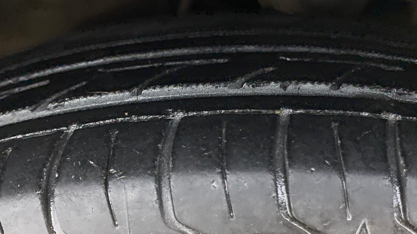 2011 Hyundai i10 MAGNA 1.2 KAPPA2, Petrol, Manual, 78,268 km, Left Front Tyre Tread