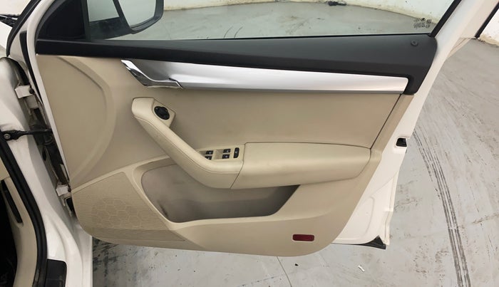 2019 Skoda Octavia AMBITION 1.4 TSI, Petrol, Manual, 94,162 km, Driver Side Door Panels Control