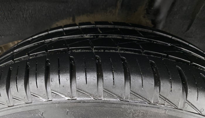 2021 Renault Kwid RXL, Petrol, Manual, 25,312 km, Left Rear Tyre Tread