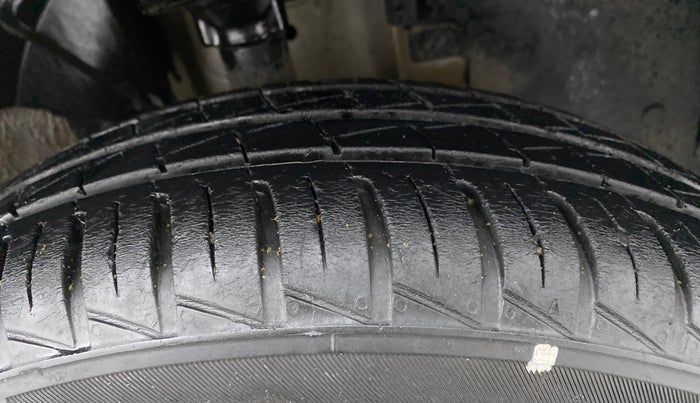 2021 Renault Kwid RXL, Petrol, Manual, 25,312 km, Right Front Tyre Tread