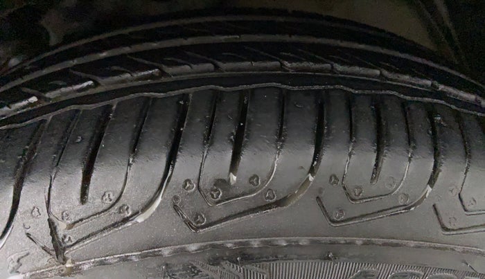 2017 Honda Jazz 1.2 V AT, Petrol, Automatic, 59,453 km, Left Front Tyre Tread