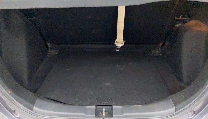 2017 Honda Jazz 1.2 V AT, Petrol, Automatic, 59,453 km, Boot Inside