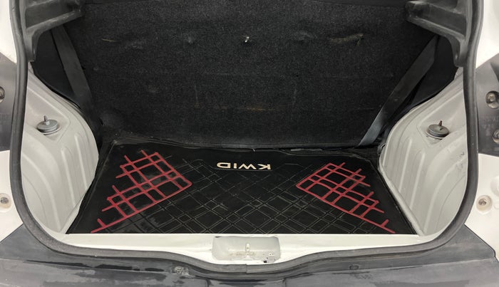 2016 Renault Kwid RXT 1.0, Petrol, Manual, 58,566 km, Boot Inside