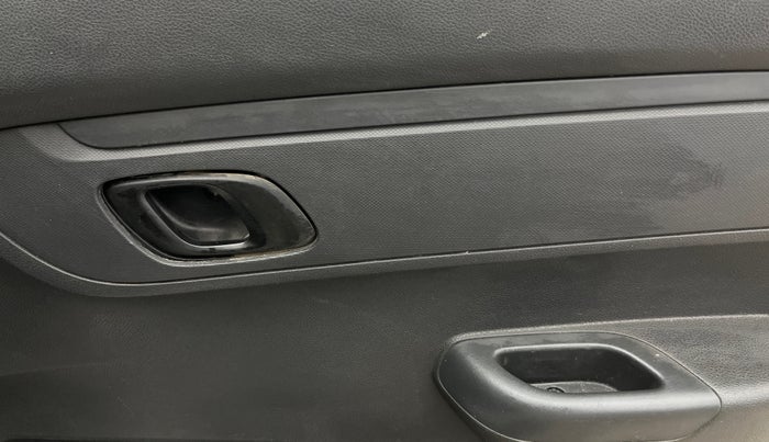 2016 Renault Kwid RXT 1.0, Petrol, Manual, 58,566 km, Driver Side Door Panels Control