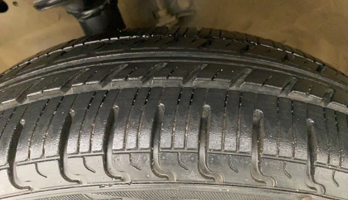 2015 Maruti Wagon R 1.0 VXI, Petrol, Manual, 37,483 km, Left Front Tyre Tread