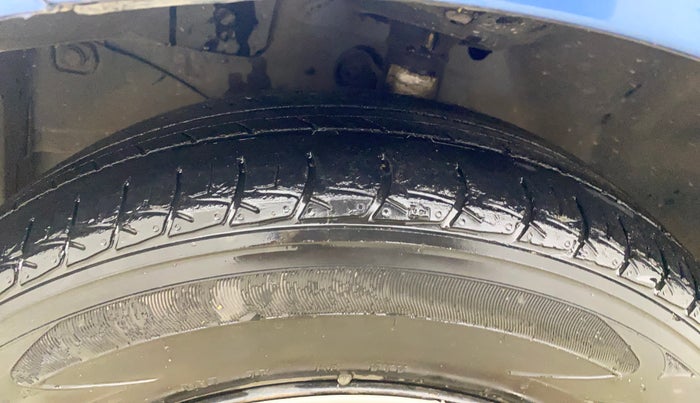 2015 Honda Brio S MT, Petrol, Manual, 55,442 km, Left Front Tyre Tread