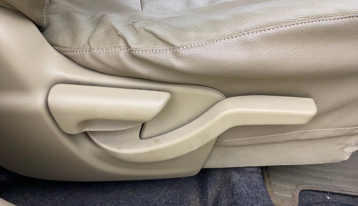 2015 Honda Brio S MT, Petrol, Manual, 55,442 km, Driver Side Adjustment Panel