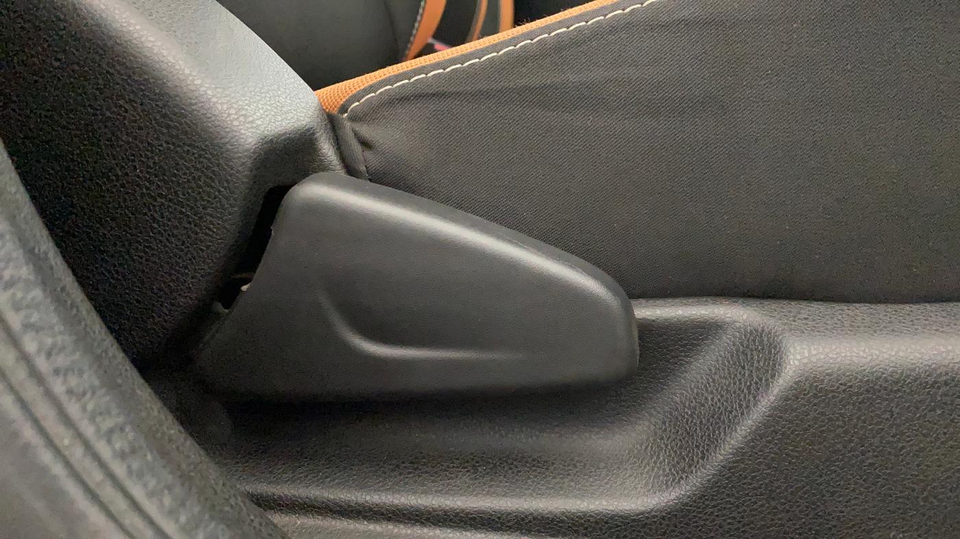 2022 Renault Kwid CLIMBER 1.0 AMT, Petrol, Automatic, 20,835 km, Driver Side Adjustment Panel
