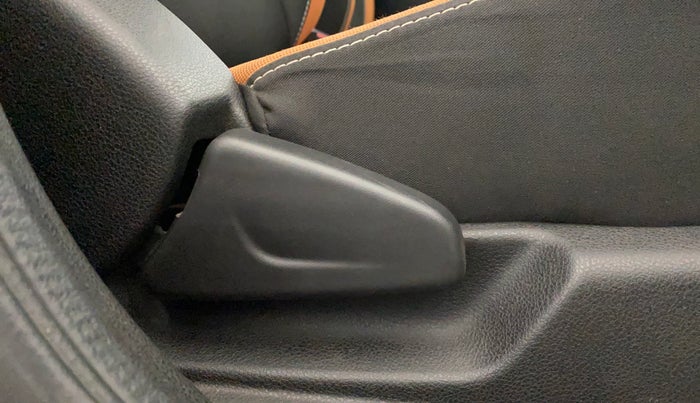 2022 Renault Kwid CLIMBER AMT 1.0, Petrol, Automatic, 20,835 km, Driver Side Adjustment Panel