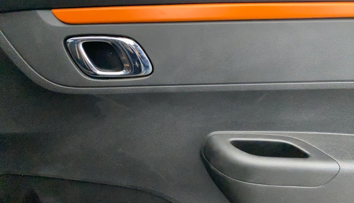 2022 Renault Kwid CLIMBER AMT 1.0, Petrol, Automatic, 20,835 km, Driver Side Door Panels Control