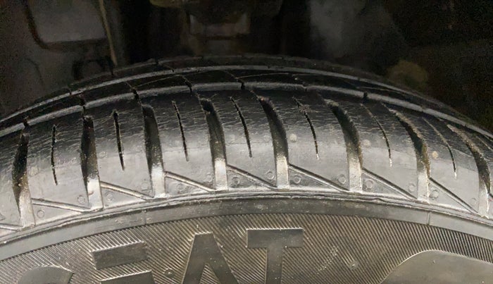 2022 Renault Kwid CLIMBER AMT 1.0, Petrol, Automatic, 20,835 km, Left Front Tyre Tread