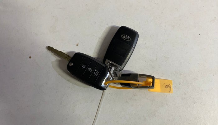 2021 KIA SONET HTK PLUS 1.0 DCT, Petrol, Automatic, 34,913 km, Key Close Up