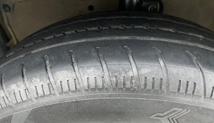 2017 Maruti Celerio ZXI D, Petrol, Manual, 65,970 km, Left Front Tyre Tread