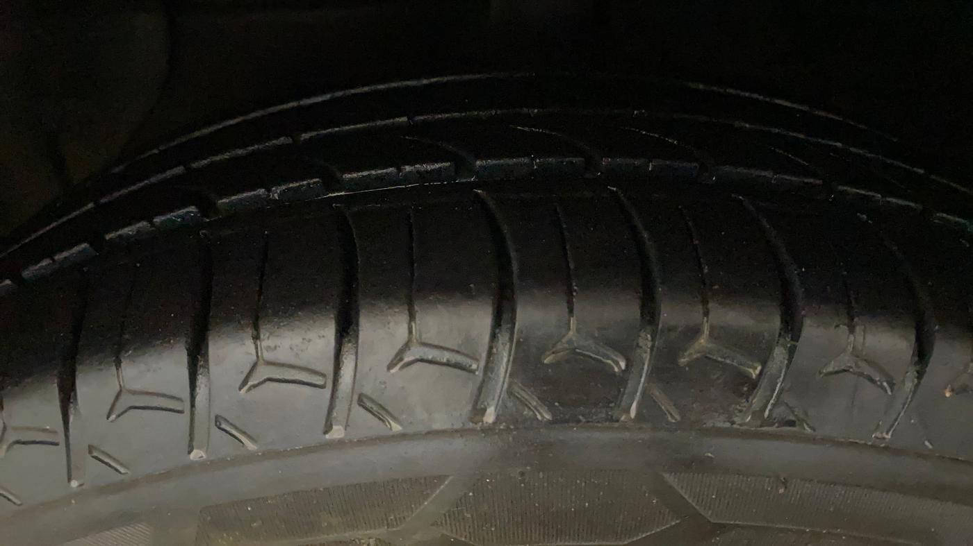 2021 Hyundai GRAND I10 NIOS SPORTZ 1.2 KAPPA VTVT CNG, CNG, Manual, 59,947 km, Left Front Tyre Tread
