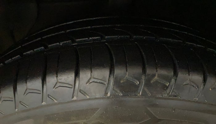 2021 Hyundai GRAND I10 NIOS SPORTZ 1.2 KAPPA VTVT CNG, CNG, Manual, 59,780 km, Left Front Tyre Tread