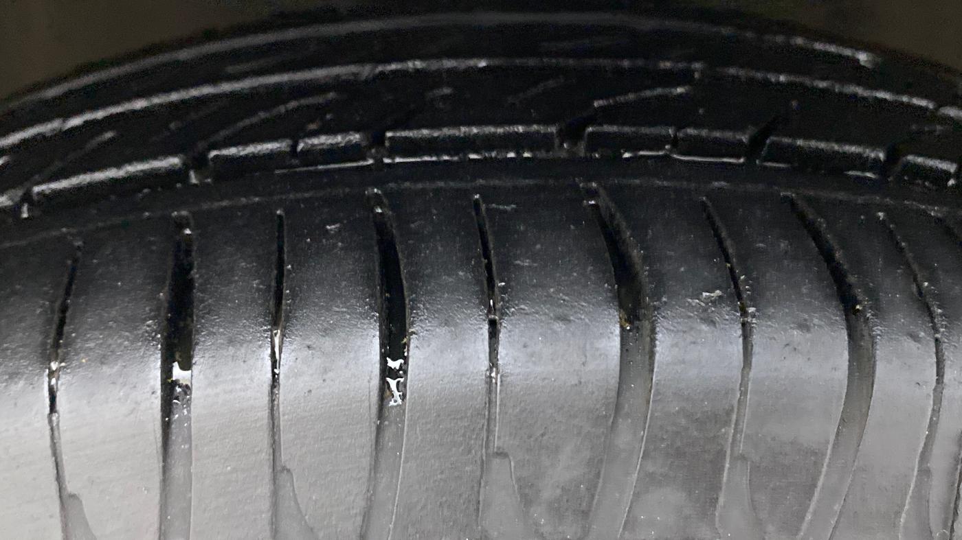 2017 Maruti Celerio VXI CNG OPT, CNG, Manual, 88,844 km, Right Front Tyre Tread
